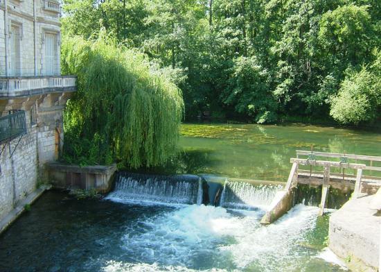 Visite de Moret-sur-Loing et balade sur la Seine et le Loing